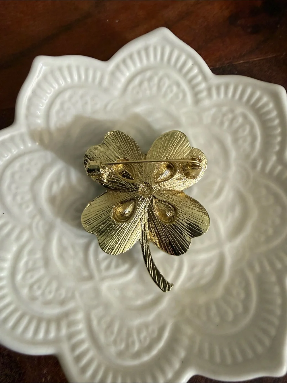 Women’s Shamrocks Brooch Green Clover Rhinestone Corsage Shawl Scarf Brooch Pins
